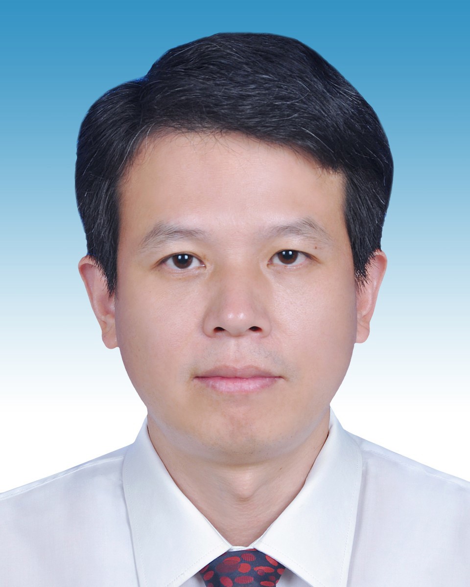 党总支副书记、院长 钟南海