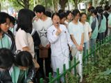 品酸梅汤、辨药材、访百草园——兴国县中医院为学生开启奇妙中医文化之旅